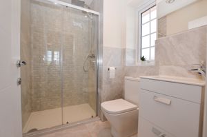 Ensuite- click for photo gallery